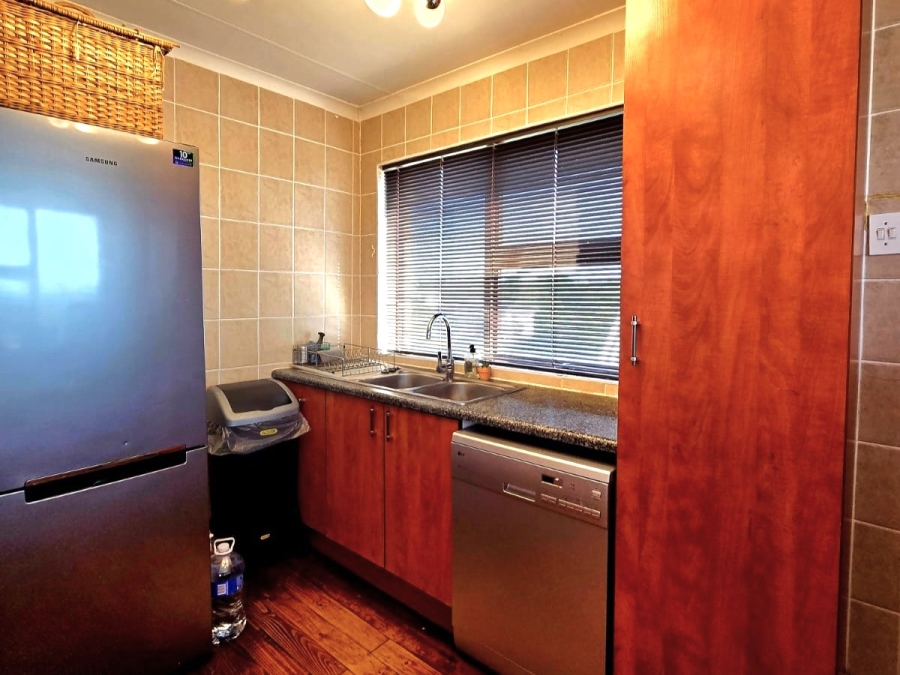 4 Bedroom Property for Sale in Paradise Beach Eastern Cape